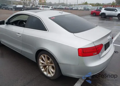 2013 Audi A5 2.0T Premium z USA, uszkodzony, nr VIN WAULFAFR1DA000948